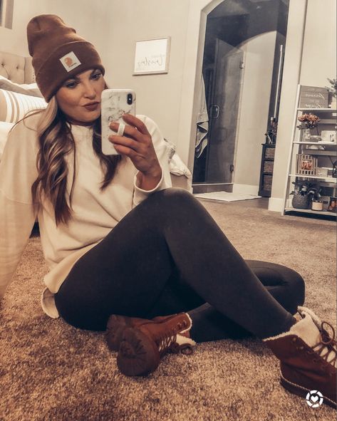 Winter Outfits With Hats Beanies, Styling A Beanie Women, Carhartt Women Outfits Fall, Cute Beanie Outfits Winter Casual, Womens Carhartt Beanie Outfit, Dollywood Park Outfit Winter, Cute Winter Outfits With Boots, Winter Beanies For Women, Cute Carhartt Outfits