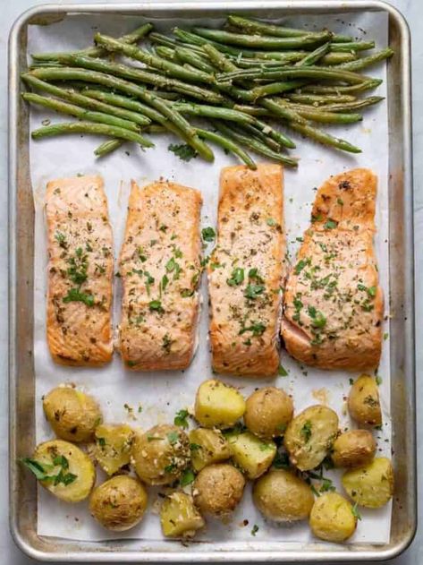 Sheet Pan Lemon Garlic Salmon - FeelGoodFoodie Salmon Healthy, Parmesan Salmon, Lemon Garlic Salmon, Salmon Potato, Garlic Salmon, Healthy Family Dinners, Healthy Salmon, Garlic Recipes, Cooked Veggies