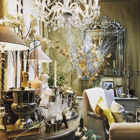 India Jane 121 Kings Road #indiajane #indiajanehome #indiajanekingsroad #visualmerchandising #windowdisplay India Jane, Shabby Chic Interiors, Window Display, Visual Merchandising, Interior Design Living Room, Bungalow, Shabby Chic, Table Settings, Home And Living