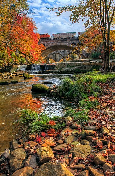 Berea Falls, Ohio USA Ohio Travel, Autumn Scenery, Usa Travel Destinations, A Bridge, Cleveland Ohio, Pretty Places, Travel Usa, Nebraska, Day Trips