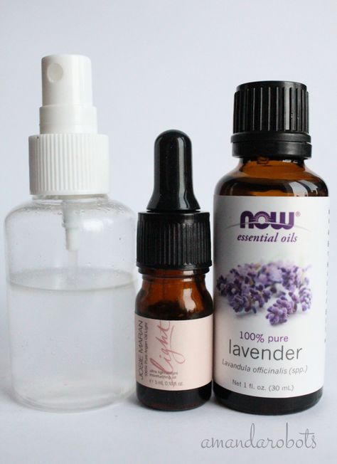 DIY Lavender Curl Refreshing Spray Curly Hair Spray, Diy Hair Spray, Natural Hair Spray, Diy Curls, Diy Lavender, Diy Beach, Lavender Spray, Oil Light, Diy Sprays