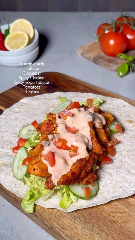 Mediterranean Diet Plan 🇺🇸 | High protein Spicy Chicken wraps !! Make high protein, low calorie, Spicy Chicken wraps in less than 30 mins.. This recipe not only helps… | Instagram Low Fat High Protein Recipes, Low Calorie Wraps, Spicy Chicken Wrap, Chicken Wraps Healthy, Lunch Box Meals, Kids Lunch Box Meals, Low Calorie Lunches, Low Fat Protein, Low Calorie Chicken