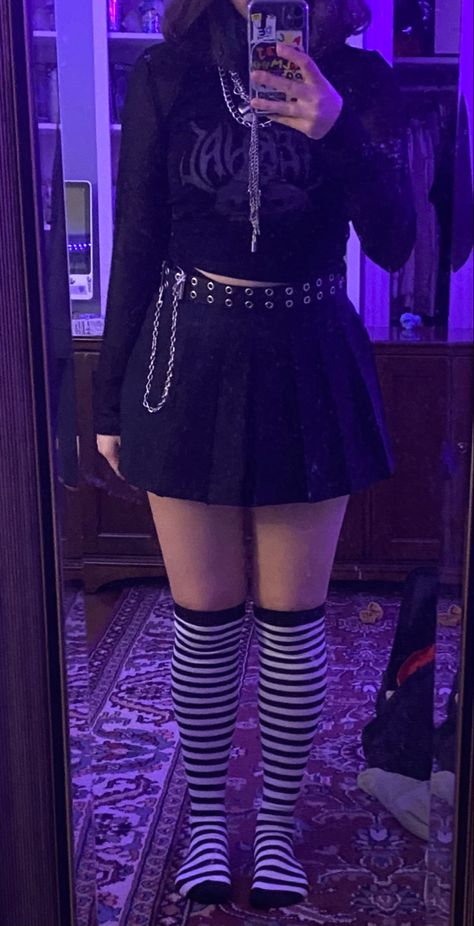 Goth Skirt Aesthetic, Alt Skirt Outfits Aesthetic, Cute Alternative Outfits, Skirt Outfits Egirl, Egirl Skirts, Egirl Thigh Highs, E Girl Outfits, Tennis Skirt Outfit, Suspender Dress