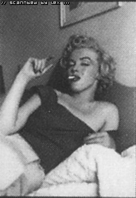 Marilyn Monroe Room, Jasper Canada, Marilyn Monroe Life, Marilyn Monroe Movies, Old Hollywood Actresses, Marilyn Monroe Fashion, Barbie Collector Dolls, Well Behaved Women, Marilyn Monroe Photos