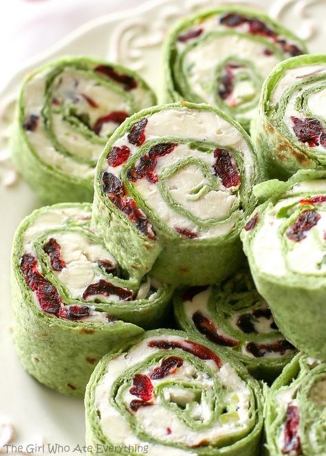 Cranberry Feta Pinwheels: a sweet and salty combo that's perfect for a Christmas appetizer. the-girl-who-ate-everything.com Cranberry Feta Pinwheels, Feta Pinwheels, New Years Appetizers, The Girl Who Ate Everything, Christmas Appetizer, Pinwheel Recipes, Appetizer Bites, Holiday Appetizers, Snacks Für Party