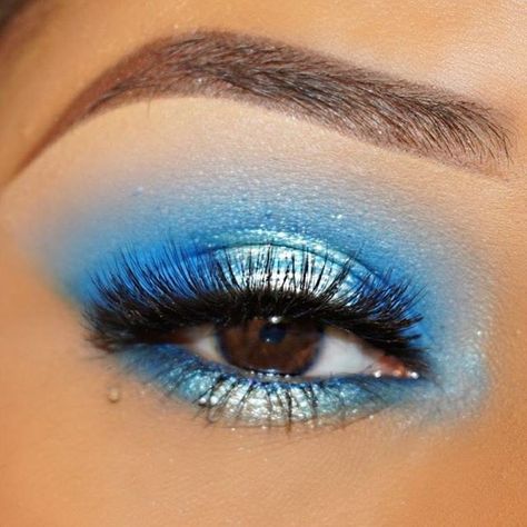 Water Makeup, Jumbo Eye Pencil, Glitter Eye Makeup, Water Element, Stunning Eyes, Eye Pencil, Blue Eye, Editorial Makeup, Blue Eye Makeup