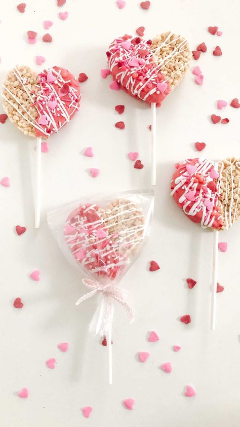 Amanda l Living with Amanda on Instagram: “Heart Rice Krispie Treats for Valentine’s Day #kids #toddlerlife #valnetinesday #valentinesday2020 #valentinesdayforkids #vday2020…” Valentines Day Rice Krispie Treats, Heart Rice Krispie Treats, Valentine Dessert, Rice Crispie, Instagram Heart, Valentine Desserts, Diy Valentine, Rice Krispie Treats, Rice Krispie