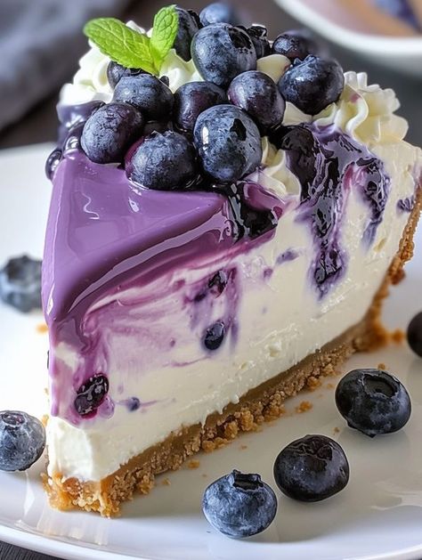 White Chocolate Blueberry Cheesecake, Baking Pictures, Chocolate Blueberry Cheesecake, Blueberry Treats, Cheesecake Ingredients, Chocolate Blueberry, Strawberry Treats, Decadent Food, Delicious Deserts