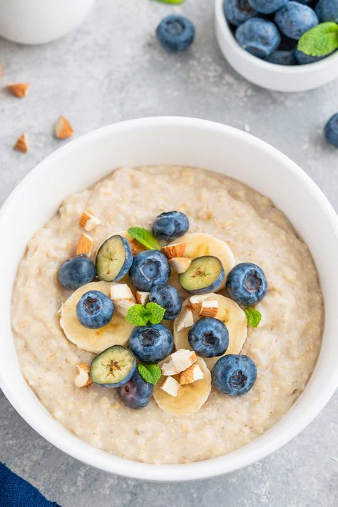 how to make quick oats on the stove Oats On The Stove, Almond Peanut Butter, Oatmeal For Breakfast, Almond Oatmeal, Bowl Of Oatmeal, Plant Based Recipes Breakfast, Plant Based Breakfast, Health And Wellness Coach, Oatmeal Breakfast