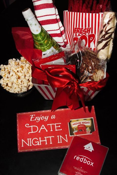 DIY Date Night In Gift with Redbox - give the gift of a movie night at home including a FREE printable! #TysonFreeMovieNight #ad Date Night In Gift Basket, Night In Gift Basket, Family Movie Night Gift, Redbox Gift, Date Night Basket, Diy Date Night, Movie Basket Gift, Movie Night Basket, Diy Movie Night