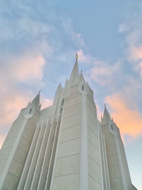 Lds Aesthetic, San Diego Temple, Lds Temple Pictures, Temple Lds, Temple Pictures, Lds Temple, Lds Temples, Book Of Mormon, Latter Day Saints