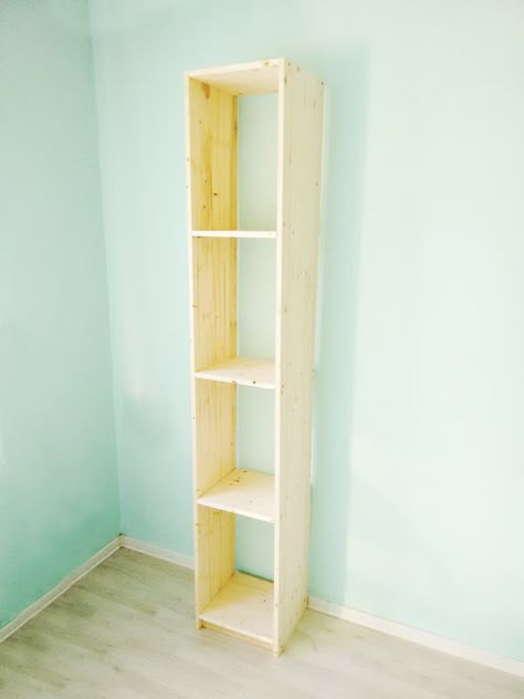 Tower Bookshelf, Easy Diy Bookshelf, Best Bookshelves, Diy Bookshelf Ideas, Pretty Bookshelves, Pantry Diy, Diy Bookshelves, Bookcase Plans, Narrow Bookshelf