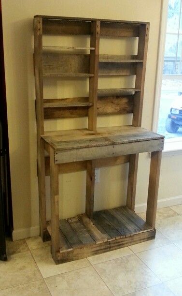 Pallet project Pallet Project, Wooden Pallet Furniture, Pallet Creations, Wooden Pallet Projects, Pallet Shelves, Recycled Pallets, Pallet Garden, Potting Bench, Pallet Crafts