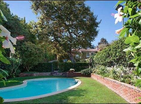 Kidney Pool, Buckingham House, Kidney Shaped Pool, Red Brick Walls, Swimming Pool Landscaping, Lindsey Buckingham, Rose Bushes, Interior Design Concepts, Rose Bush