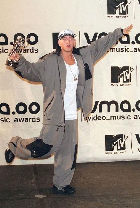 Eminem Full Body Pic, Eminem With Glasses, Eminem Style, Eminem Poster, Eminem Funny, The Slim Shady, The Eminem Show, Eminem Wallpapers, Eminem Photos