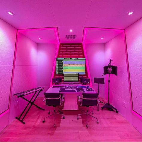 277 Likes, 4 Comments - Alvesun Music (@alvesunmusic) on Instagram: “Dope or Nope? What do think about this setup? Comment how's this, Dope or Nope? (1-10) 🔥 • Also…” Music Recording Studio Aesthetic, Home Recording Studio Aesthetic, Music Studio Room Aesthetic, Studio Room Decor, Recording Studio Aesthetic, Music Studio Aesthetic, Home Recording Studio Setup, Recording Studio Setup, Studio Aesthetic