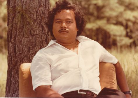 Prem Rawat (Maharaji) Photo Hans Jayanti Festival 1979 Prem Rawat Maharaji, Ahilya Bai Holkar Jayanti, Raj Mata जिजाऊ Jayanti, Bajrangi Bhaijaan Film, Yeto Vellipoyindi Manasu Movie Images, Pin Up, Festival