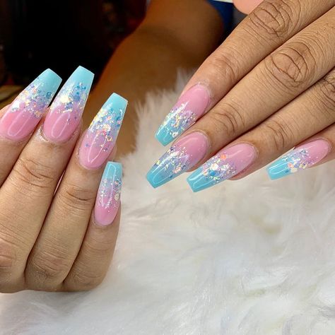 NAILS BY REBECCA on Instagram: “PINK AND BLUE OMBRÉ W GLITTER” Gender Nails, Ongles Baby Blue, Glitter Grunge, Pink Blue Nails, Nail Art Bleu, Gender Reveal Nails, Blue Ombre Nails, Emerald Nails, Opal Nails