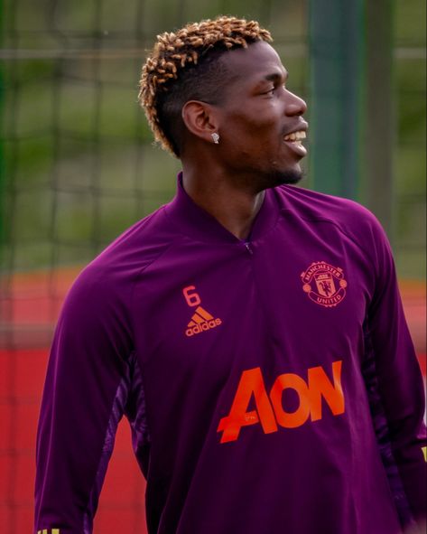 Paul Pogba Hairstyle, Paul Pogba, Neymar Jr, Soccer Players, Neymar, Football Players, Ronaldo, Sports Jersey, Soccer