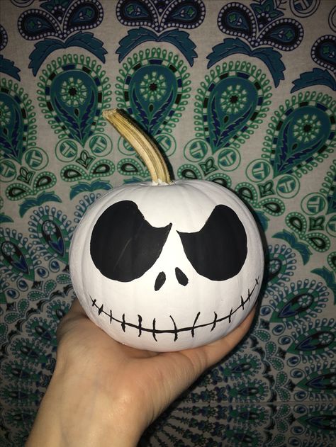 Pumpkin Painting Skeleton, Jack The Skeleton Pumpkin Painting, Pumpkin Painting Ideas Skeleton, Painting Ideas Skeleton, Pumpkin Painting Ideas Coraline, Jack The Skeleton Pumpkin, Ghostface Pumpkin Painting, Skeleton Pumpkin Painting, Coraline Pumpkin Painting