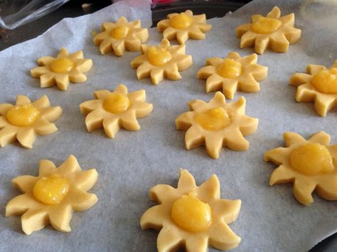 Summer Solstice Celebration Ideas, Litha Baking, Summer Solstice Cookies, Summer Solstice Desserts, Litha Desserts, Summer Solstice Bread, Litha Food Recipes, Litha Celebration Food, Litha Recipe