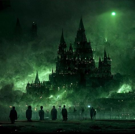 Harry Potter Aesthetic Slytherin, Hogwarts Train, Slytherin Wallpaper, Dark Castle, Slytherin Pride, Castle Aesthetic, Slytherin Harry Potter, Images Harry Potter, Dark Green Aesthetic