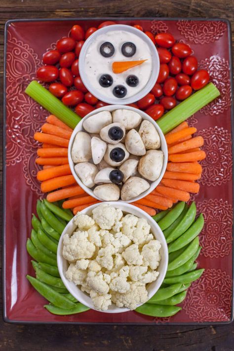 Christmas Veggie, Christmas Veggie Tray, Christmas Vegetables, Fest Mad, Holiday Appetizers Easy, Christmas Cheese, Appetizers For Kids, Vegetable Tray, Christmas Fruit