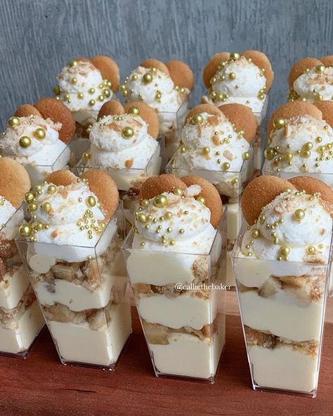 banana pudding shooters 🍌I literally can’t get enough🤗I loveeeee shooters.⁣ •⁣ •⁣ •⁣ Sprinkles from @fancysprinkles ✨⁣ •⁣ •⁣ •⁣… Banana Pudding Shooters, Pudding Shooters, Baptism Desserts, Cake Shooters, Dessert Shooters Recipes, Shooter Recipes, Banana Pudding Desserts, Dessert Cups Recipes, Smores Dessert