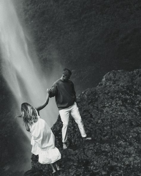 soft mist, crisp breeze that lets your hair blow in the wind and the beautiful moss while listening to the water crash from the Oregon falls … all with E&M 🌊✨🤍 Waterfall Shoot, Cummins Falls, Cinematic Storytelling, Latourell Falls, Fall Shoot, Couples Shoot, Mt Hood, Engagement Pics, Oregon Coast