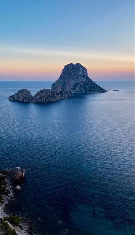 Best vacation destinations Summer In Ibiza, Ibiza Party Aesthetic, Ibiza Aesthetic Party, Ibiza Aesthetic, Ibiza 2024, Spain Ibiza, Ibiza Island, Ibiza Summer, Ibiza Party