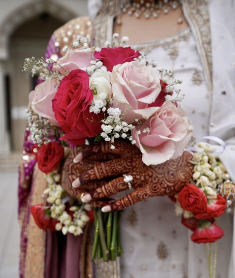 Nikkah Outfit, Pakistani Wedding Dress, Celebrity Engagement Rings, Winter Engagement Photos, Engagement Party Decorations, Asian Bridal, Pakistani Bridal Wear, Engagement Party Invitations, Rose Bouquet