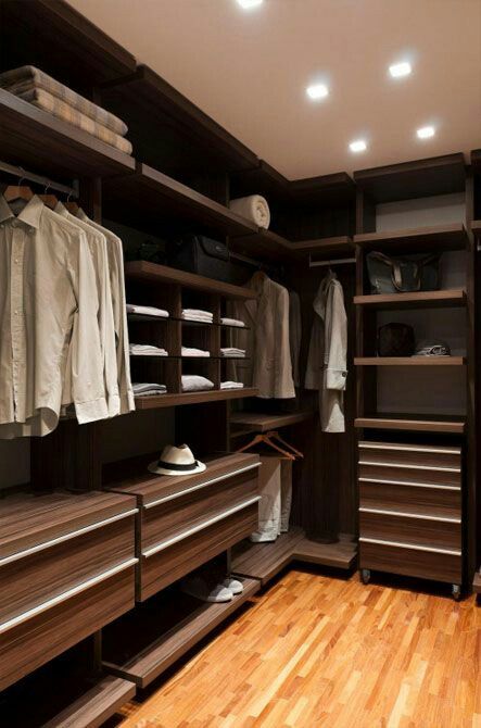 Dark wood closet Small Walk In Closet Design, Organize Closet Space, Closet Organisation, Small Walk In Closet, Closet Vanity, Kitchen Closet, Dressing Room Closet, Walk In Closet Design, Walking Closet