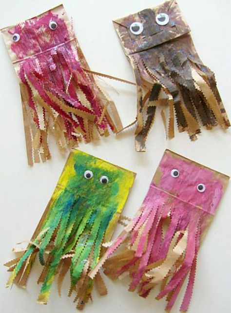 55 Kindergarten Art Projects To Spark Early Creativity - WeAreTeachers Spring Art Projects For Kids, Teen Halloween Party, Fun Halloween Party Games, Teen Party Games, Spring Art Projects, Teen Halloween, Kindergarten Art Projects, Indian Corn, Art Projects For Kids