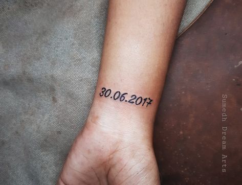 Birthday date tattoo design Birthdate Tattoo Ideas For Men, Birthday Tattoo Men, Kids Birthday Tattoo, Birthday Date Tattoos, Tattoo Ideas Tumblr, A Tattoos, Date Tattoo Ideas, Birthdate Tattoo, Birthday Tattoos