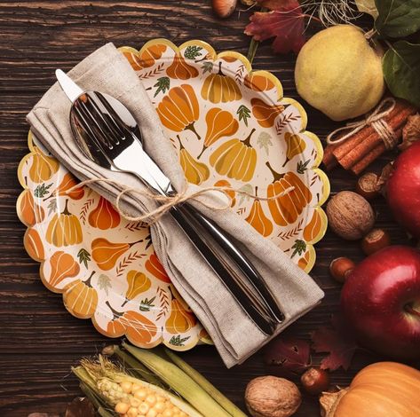 Thanksgiving Dinner Plates, Thanksgiving Paper, Pumpkin Leaves, Autumn Table, Vegan Thanksgiving, Disposable Plates, Party Paper, Entertaining Guests, Thanksgiving Dinner