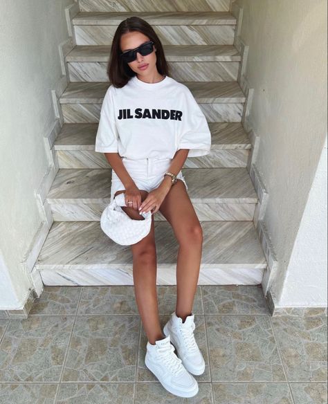 Fashion outfit stylish girl Jill sander t-shirt Celine sneakers bottega bag Jil Sander Tshirt Outfits, Jill Sander T Shirt, Celine T Shirt Outfit, Celine Shirt Outfit, Celine Sneakers Outfit, Celine Tshirt Outfit, Jil Sander T Shirt Outfit, Jil Sander T Shirt, Bottega Bag Outfit