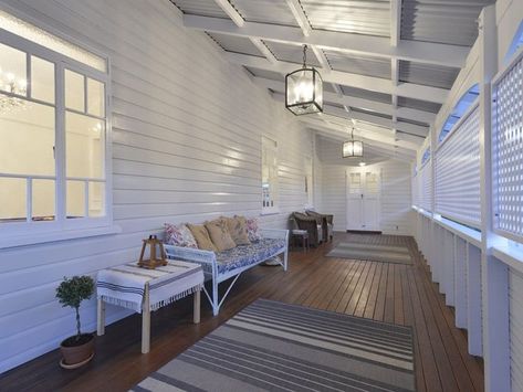 The end door!! Verandah Ideas Australia, Queenslander Homes Exterior, Verandah Ideas, Queenslander House, French Living Rooms, Edwardian House, Bungalow Style, Home Libraries, Decks And Porches