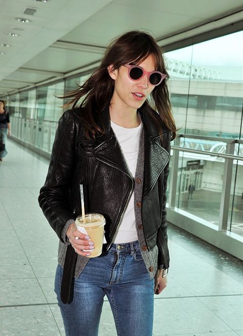 / Chloë Sevigny, Alexa Chung Style, Giovanna Battaglia, Poppy Delevingne, Cardigan Outfit, Black Leather Biker Jacket, Airport Look, Plain White Tee, Sienna Miller