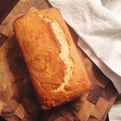 Fresh Lemon Banana Bread is the perfect treat to beginhellip Lemon Banana Bread, Fruit Bread Recipes, Classic Banana Bread Recipe, Lemon Cake Mix Recipe, Lemon Banana, Classic Banana Bread, Banana Nut Bread Recipe, Paleo Banana Bread, Tea Bread