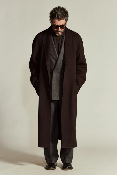 Winter Coat Trends, Fall 2023 Menswear, 2023 Menswear Fashion Show, Long Coat Outfit, Man's Overcoat, Mens Overcoat, Coat Trends, Mens Winter Coat, Winter Mode