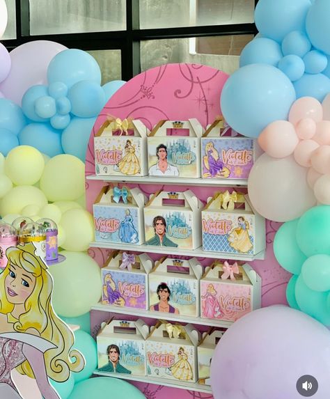 Disney Princess Birthday Party Table Set Up, Princess Table Decor, Pastel Princess Party, Disney Princess Table Decorations, Princess Aurora Birthday Party, Princess Party Centerpieces, Princess Table, Princess Birthday Decorations, Princess Cupcake Toppers