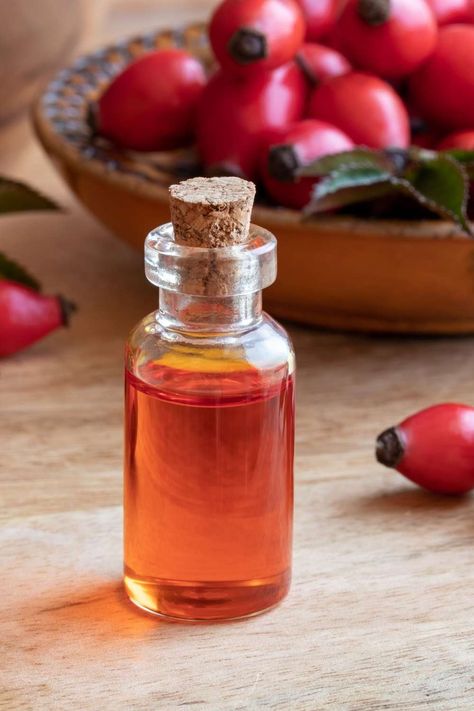 Skin Tightening Essential Oil, Rosehip Oil Benefits, Essential Oils For Face, Essential Oils Health, Rose Hips, Essential Oils For Skin, Skin Care Wrinkles, Rosehip Seed Oil, Oil Benefits