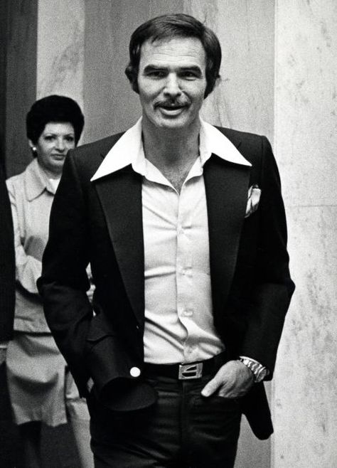 A great suit flatters any physique, but the super-large collars men rocked in the '70s looked a little more costume-y than chic. Wide Collar Shirt, 70s Collared Shirt, Boardroom Ideas, Big Collar Shirt, Disco Chic, Worst Trends, 70s Western, 1970s Men, 70s Shirts