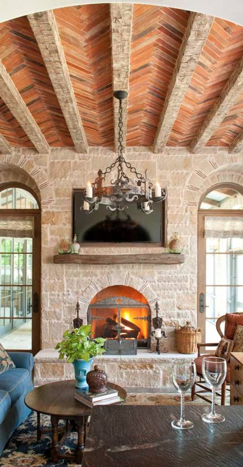 Old World, Mediterranean, Italian, Spanish & Tuscan Homes Design & Decor Mediterranean Family Room, Mediterranean Dining, Mediterranean Interior, Mediterranean Style Homes, Tuscan Design, Mediterranean Home Decor, Tuscan House, Italian Decor, Casas Coloniales