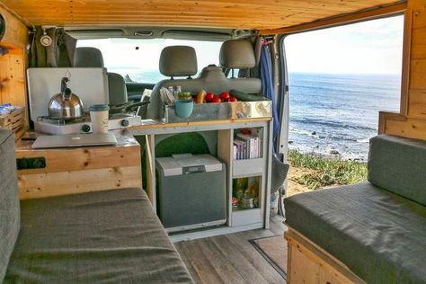 This article is filled with tons of #vanlife tips, tricks, and hacks for building out a conversion van kitchen! From simple and modern, to rustic and bohemian, theres tons of great DIY ideas for cooking! Love the layout of this adventure build! Bil Camping, Kombi Motorhome, Diy Campervan, Conversion Van, Retro Camping, Kombi Home, Van Life Diy, Campervan Interior, Camper Van Conversion Diy