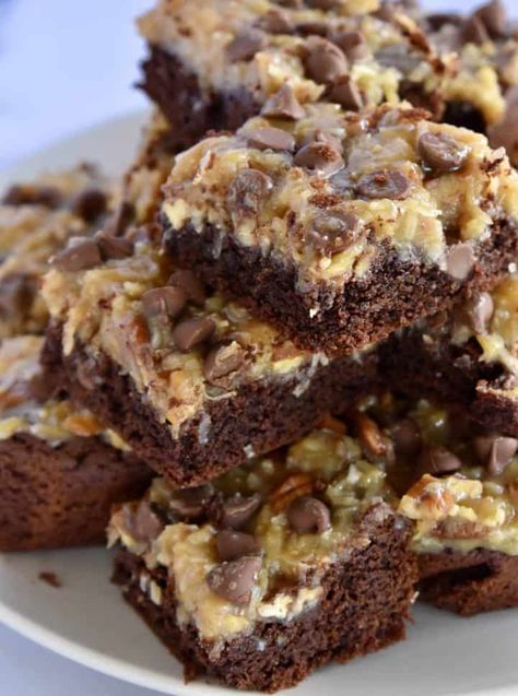 Recipes Using Sweetened Coconut, German Chocolate Bars, Vegetarian Chocolate Cake, German Chocolate Brownies, Chocolate Cake Mix Recipes, German Chocolate Cookies, Cake Mix Brownies, Chocolate Cookie Bars, Cake Mix Recipe