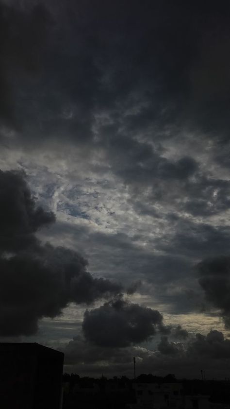 Black Weather Aesthetic, Asthetic Rain Pic, Aesthetic Weather Pictures, Rainy Weather Pictures, Rainy Clouds Snap, Rainy Weather Snap, Cloudy Rainy Sky Aesthetic, Black Clouds Aesthetic, Dark Weather Aesthetics