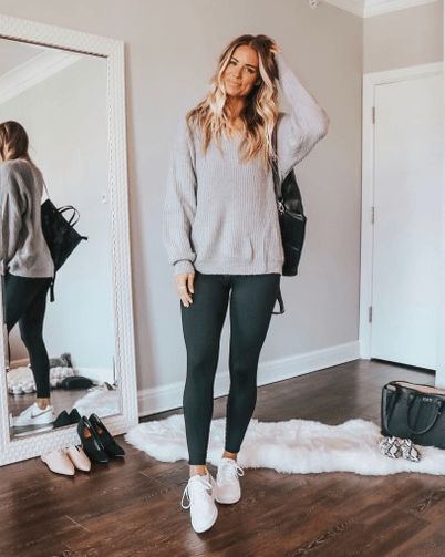 Legging Outfits For Travel-20 Travel Bloggers Approved Looks Green Leggings Outfit, Gym Leggings Outfit, Adidas Leggings Outfit, Outfits With Air Force Ones, Outfits Leggins, Leggings Outfit Summer, Leggings Mode, Sporty Leggings, Look Legging