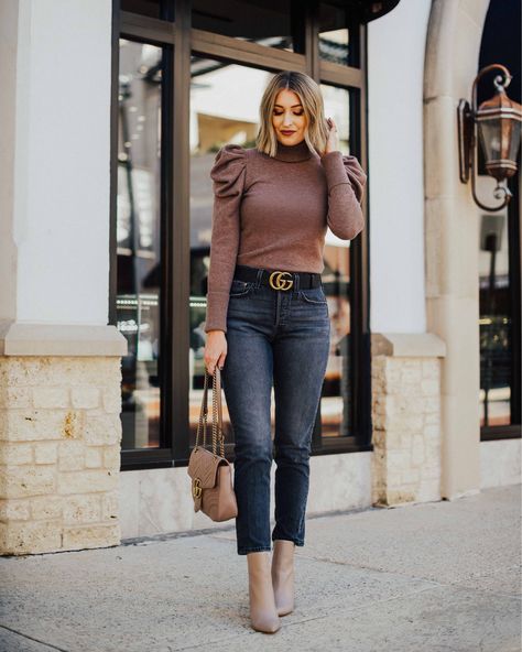 Puff Sleeves Outfit Jeans, Puff Sleeve Sweater Outfit, Top With Black Jeans, Black Heels Outfit, Crew Neck Outfit, Job Clothes, Casual Fall Outfit, Jeans With Heels, Heels Outfits