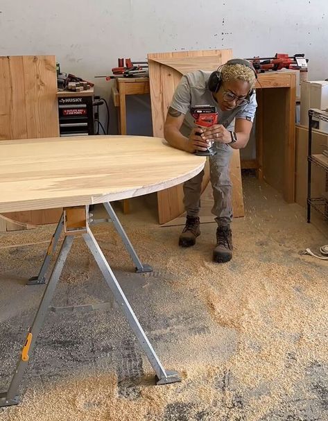 How to Make a DIY Oval Tabletop For a Unique Dining Table Diy Oval Dining Table Plans, Diy Oval Table, Diy Oval Dining Table, Dinning Table Diy, Butcher Block Dining Table, Oval Wood Dining Table, Modern Oval Dining Table, Diy Garden Table, Unique Dining Table